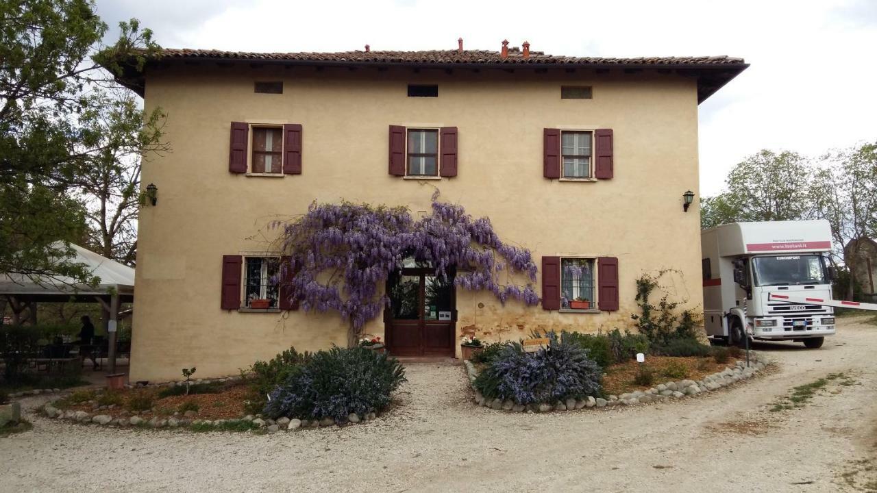 Agriturismo Montevecchio Isolani 몬테산피에트로 외부 사진